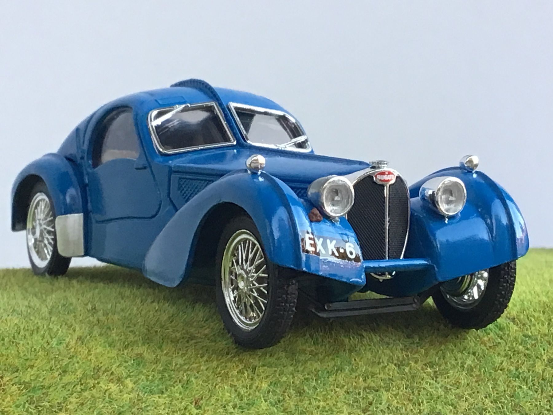 Brumm Modellautos: Bugatti 57SC Atlantic, Modellauto, blau, Brumm 1:43 – Gebraucht aus Männedorf von Spezial-Modelle 2