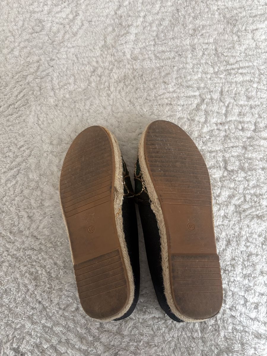 Scarpe da donna: Sommer Espadrilles, Blumendesign, Grösse 40 – Usato da Greifensee venduto da Habkern 2