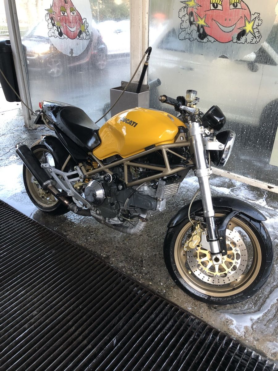 Ducati Strada: Ducati Monster 900 i.e. mit Spark Auspuff – Usato da Zürich venduto da Jes_4 1