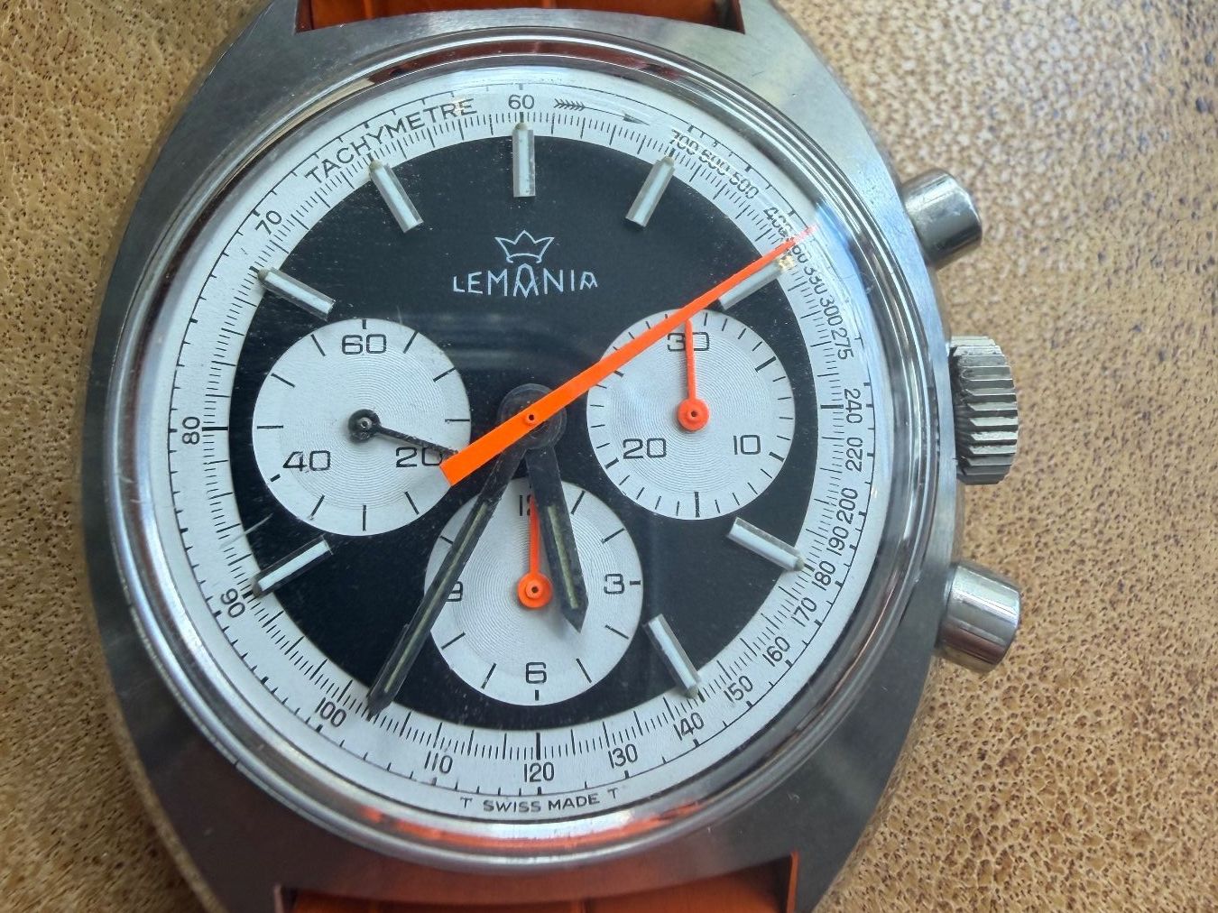Lemania Uhren: Chronographe Lemania vintage 1970 – Gebraucht aus La Chaux-de-Fonds von JUVAL_Horlogerie