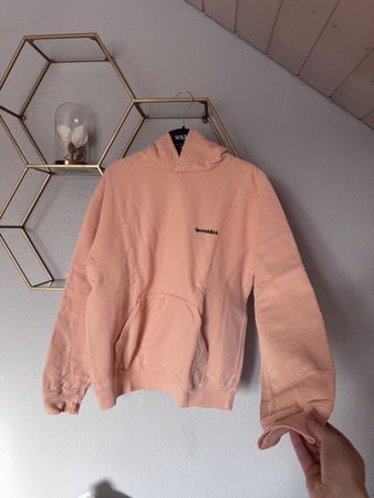 🩷🧡 Sporty & Rich Classic Logo Hoodie – Grösse M