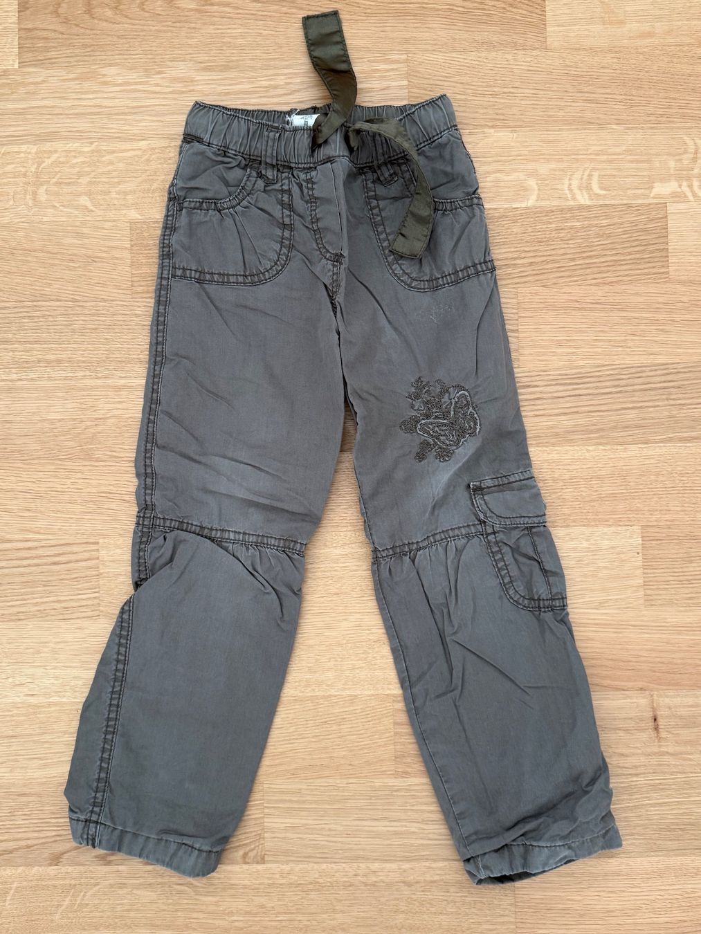 Pantaloni: Gefütterte Stoffhose,Gr 116 – Usato da Hünibach venduto da rotestandem01