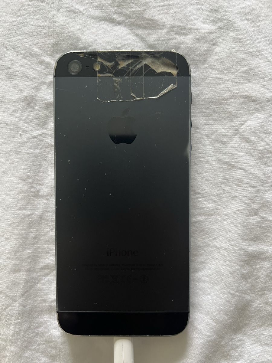 Apple Telefoni cellulari / Smartphones: Apple iPhone 5 Nero 16GB  – Usato da Figino venduto da Deenn1987 1