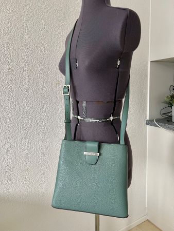 👜Elegante Calvin Klein Schultertasche in edlem Grün wie neu