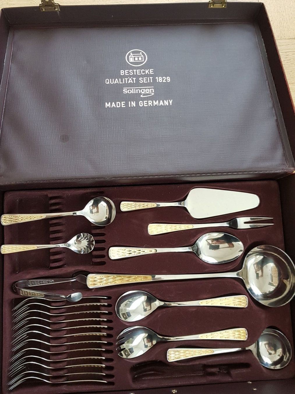 Cucchiai: Besteck-Set 34 teilig,inkl.Koffer – Nuovo e nell'imballaggio originale da Küsnacht ZH venduto da 2011_ 6