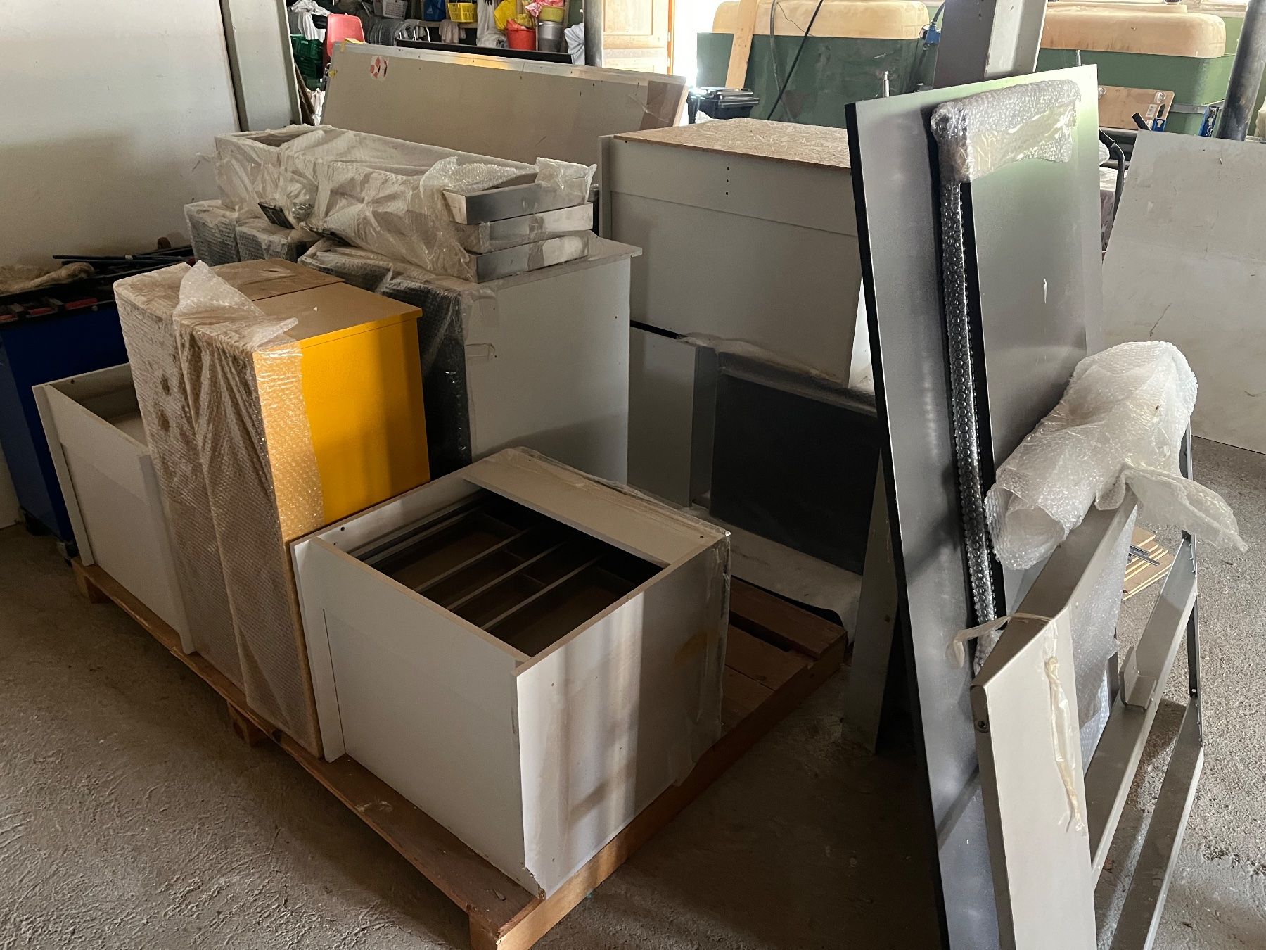 Cucine complete: Freistehende Küchen-Theke der Marke LEICHT – Nuovo (secondo la descrizione) da Schüpfen venduto da Centurion65 8