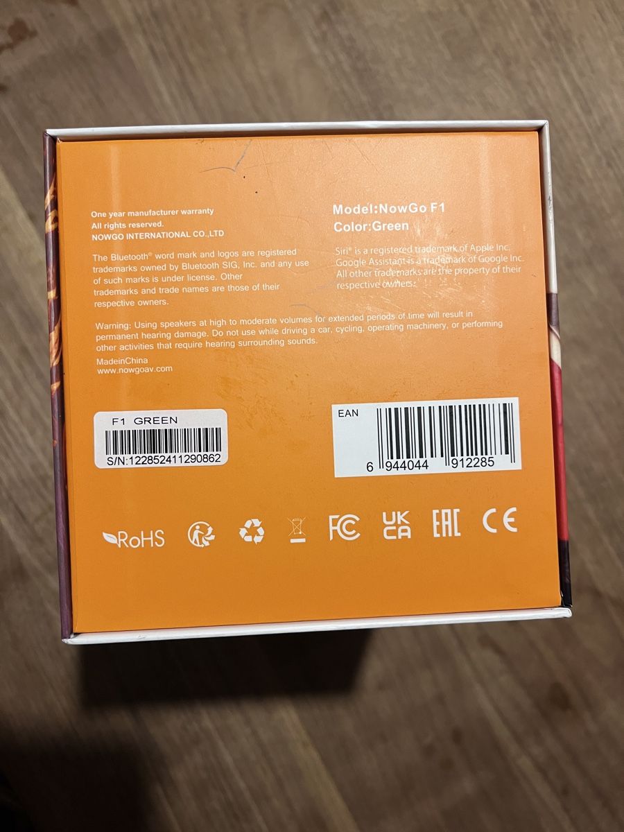 Lampade: F1 Follow Light /Lampe und Lautsprecher – Nuovo e nell'imballaggio originale da Solothurn venduto da freaky_zeke 2
