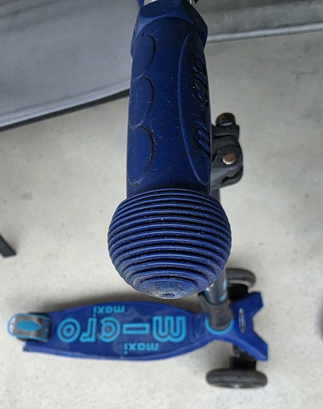 Micro Fahrzeuge für Kinder: Micro Maxi Trottinett blau gebraucht  – Gebraucht aus Zell LU von claro62 5