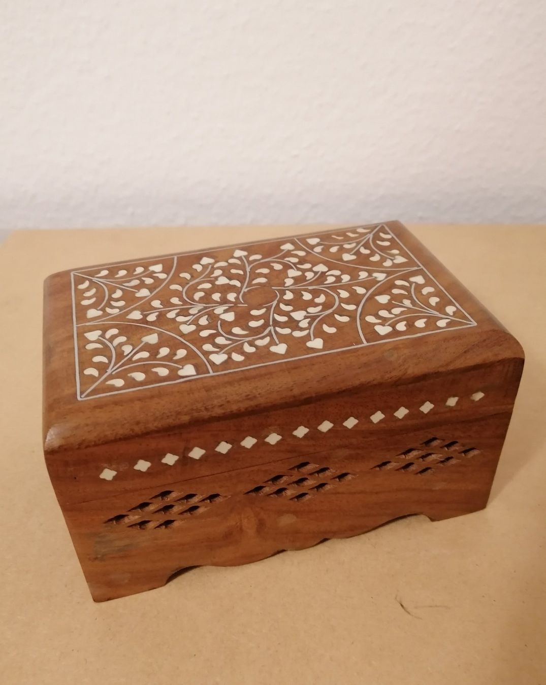 Portagioie: handgefertigte Schatulle / Dose / Box / Schmuckdose aus Holz – Nuovo (secondo la descrizione) da Winterthur venduto da c.rostef