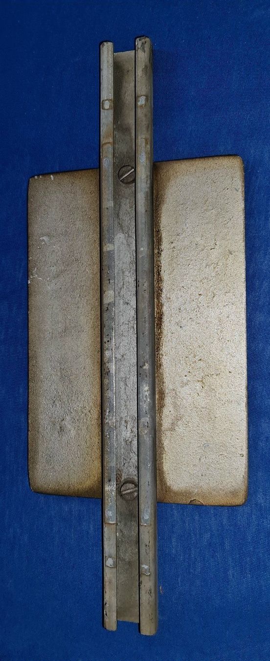 Schilder: Plaque à numéro pour pylône. – Gebraucht aus Cortaillod von signep 2