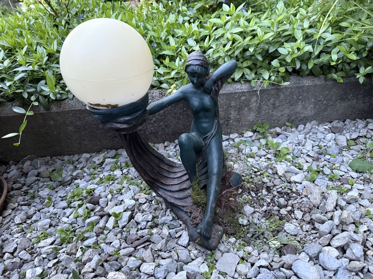 Tutte le decorazioni: Deko - Frauenfigur – Usato da Horgen venduto da Timitree 1
