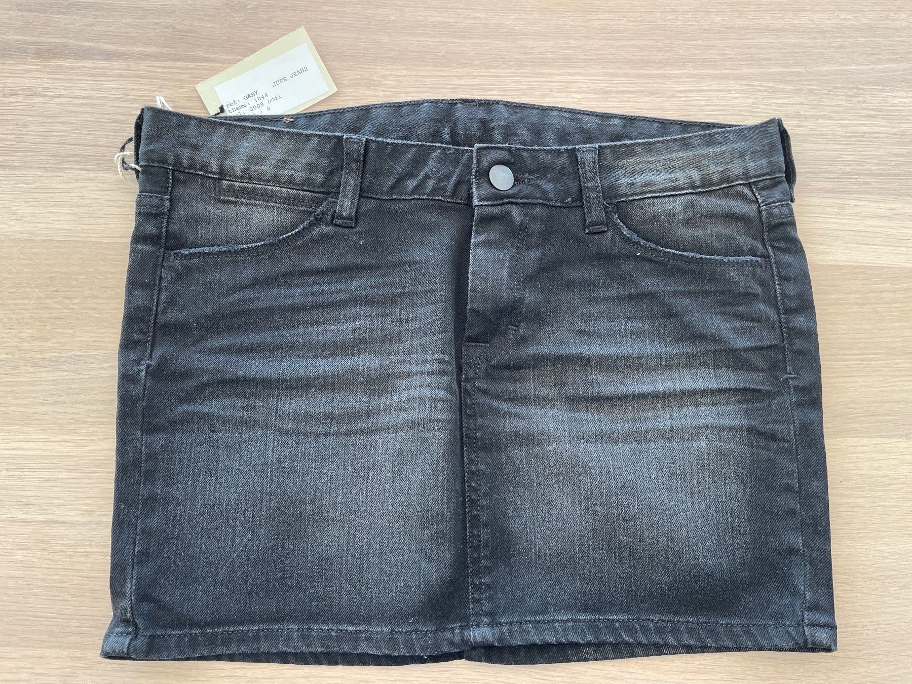 Iro Gonne: Jupe Jeans Iro Gaby – Nuovo (secondo la descrizione) da Commugny venduto da j1976