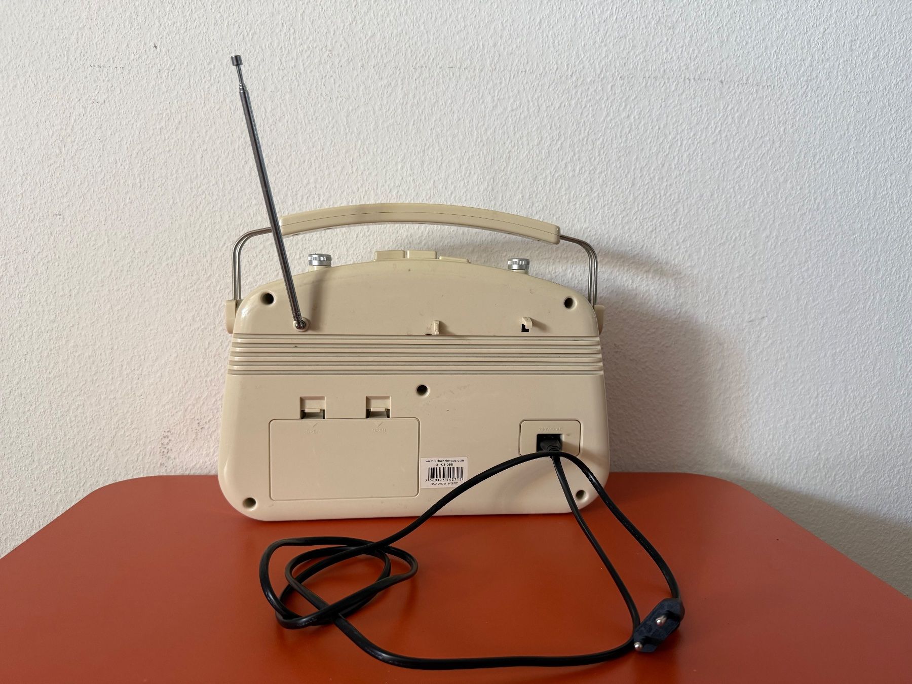 Radios: Radio vintage - fonctionne – D'occasion à Lausanne par Ruche_ 1