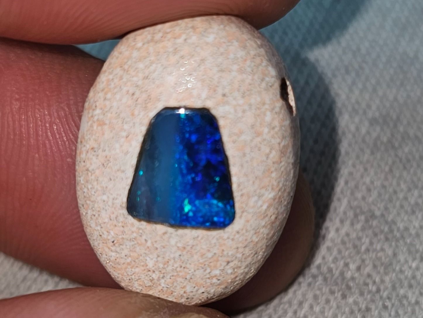 Ciondoli: Sandsteinanhänger mit Australischem Opal Inlay – Nuovo e nell'imballaggio originale da Uerkheim venduto da Winwinner 2