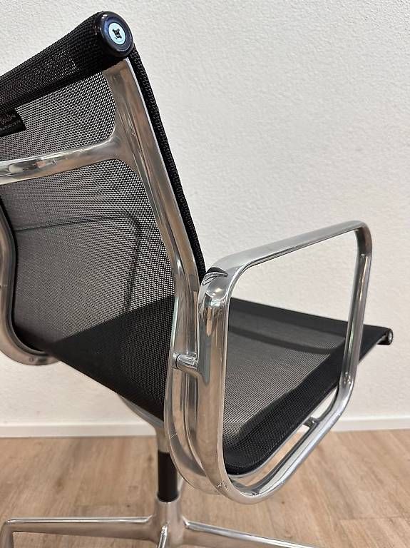 Vitra Sedie: Vitra Eames Aluminium Chair EA 108 – Usato da Obernau venduto da Arche_Noah_Brocki 5