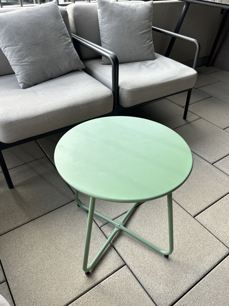 Tische: Set 2 tavolini da balcone verde chiaro – Gebraucht aus Zürich von Lauracusco 1