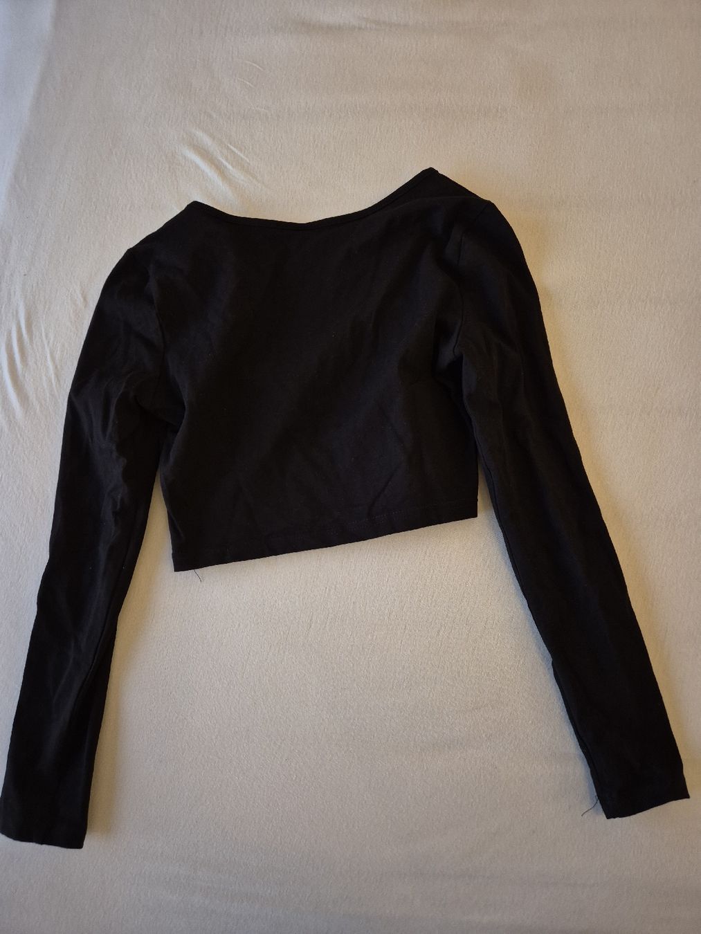 Shein Top: Schwarzes Croptop mit langen Ärmeln – Usato da Schlieren venduto da nat_76vd 2