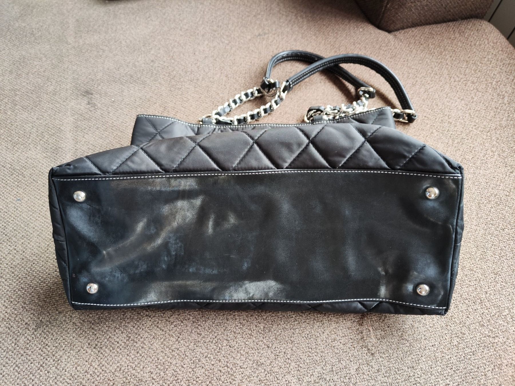 Borse da donna: Handtasche, schwarz – Usato da Saas im Prättigau venduto da eve_22 1
