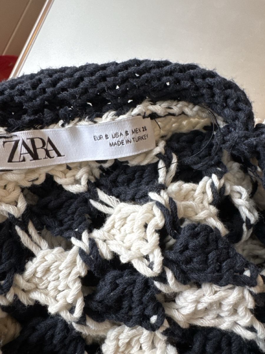 Zara Maglioni & Felpe: Zara verkürzter Baumwoll-Pulli – Usato da Widen venduto da Nada. 3