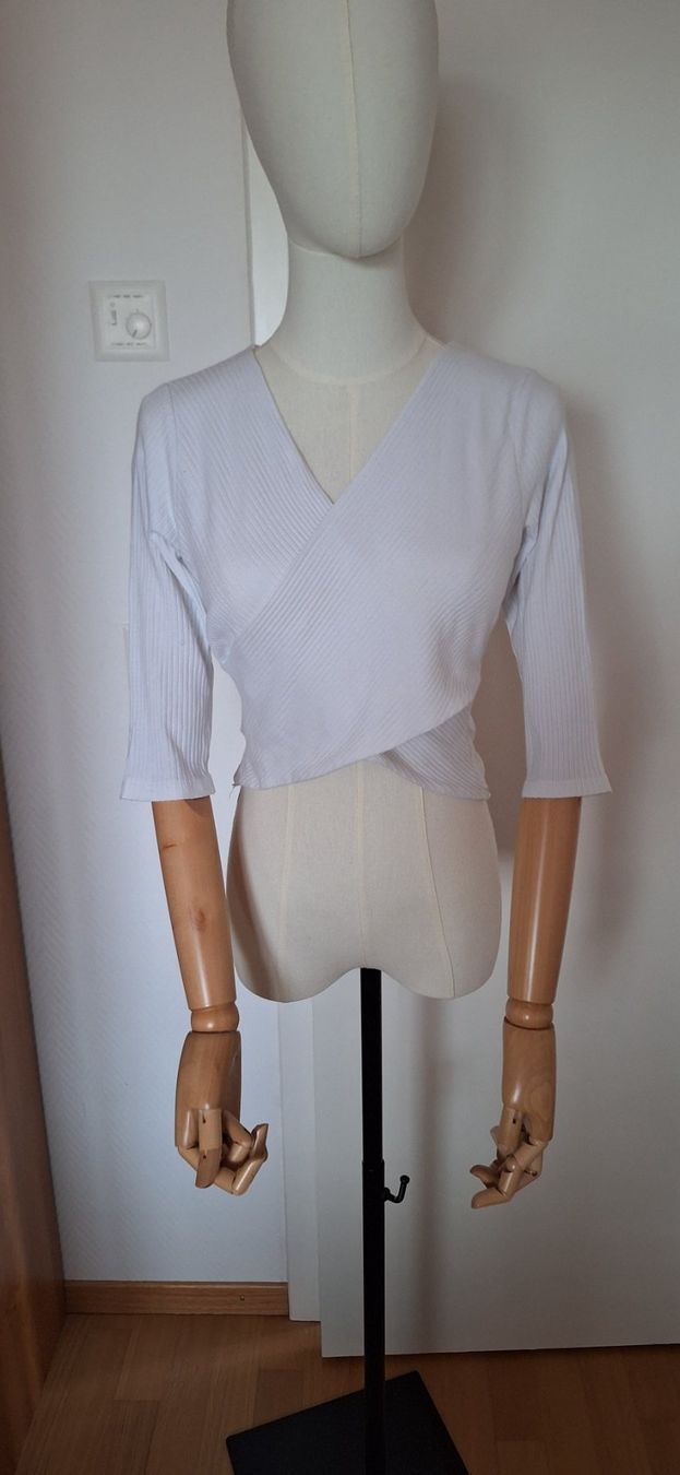 Stradivarius Top: Stradivarius, haut blanc – Usato da Lussery-Villars venduto da pousinete02