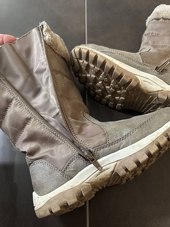 Schuhe für Mädchen: Stiefel Winter Mädchen  – Gebraucht aus Freienbach von ang_8xxz 1