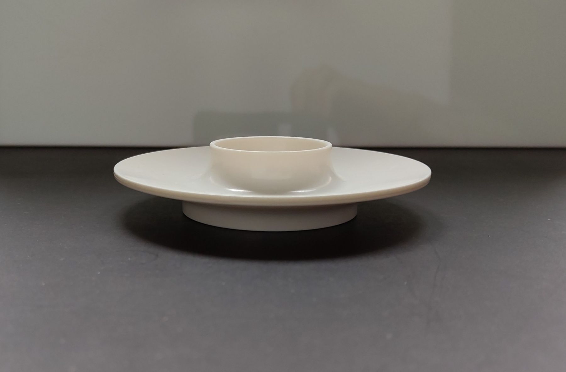 Altre Stoviglie: 2x Eierbecher, Kunststoff, beige – Usato da Basel venduto da kas_8r2y 2
