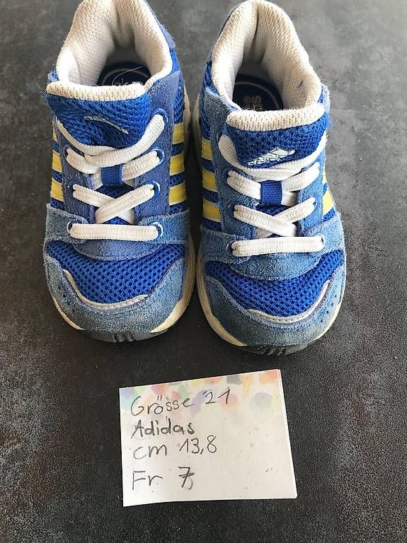 Scarpe per ragazzi: Halbschuhe Gr.21 Adidas – Usato da Stettlen venduto da pie_8sys