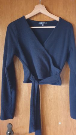 Schwarzer Wickelpulli Grösse 38 Missguided