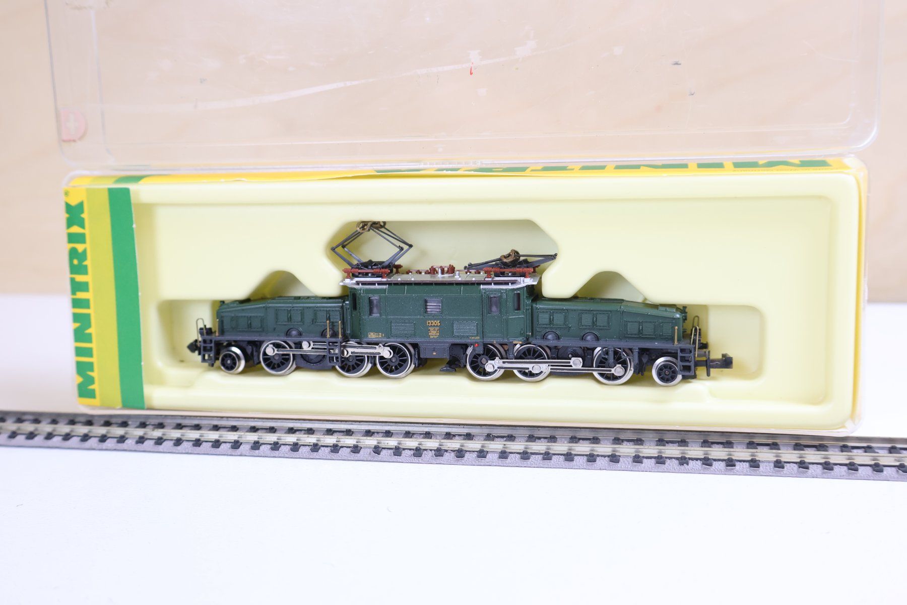 Trix Modelleisenbahnen: Minitrix SBB Krokodil "grün" E-Lok 2926 - mit OVP – Defekt aus Winterthur von Monstera 2