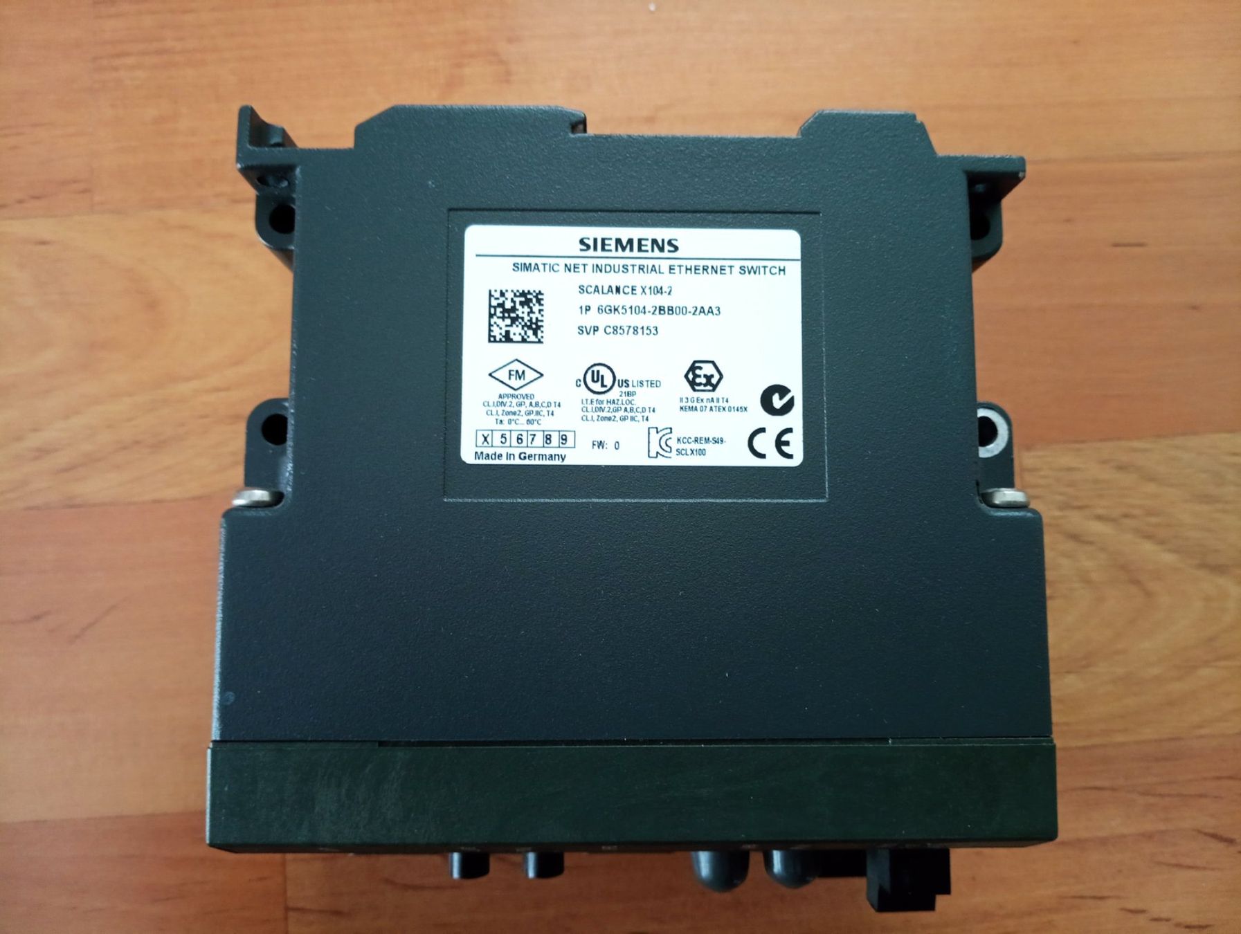 Siemens Componenti elettronici: Siemens SCALANCE X104-2 Switch / 6GK5104-2BB00-2AA3 – Usato da Ufhusen venduto da HKSC 1