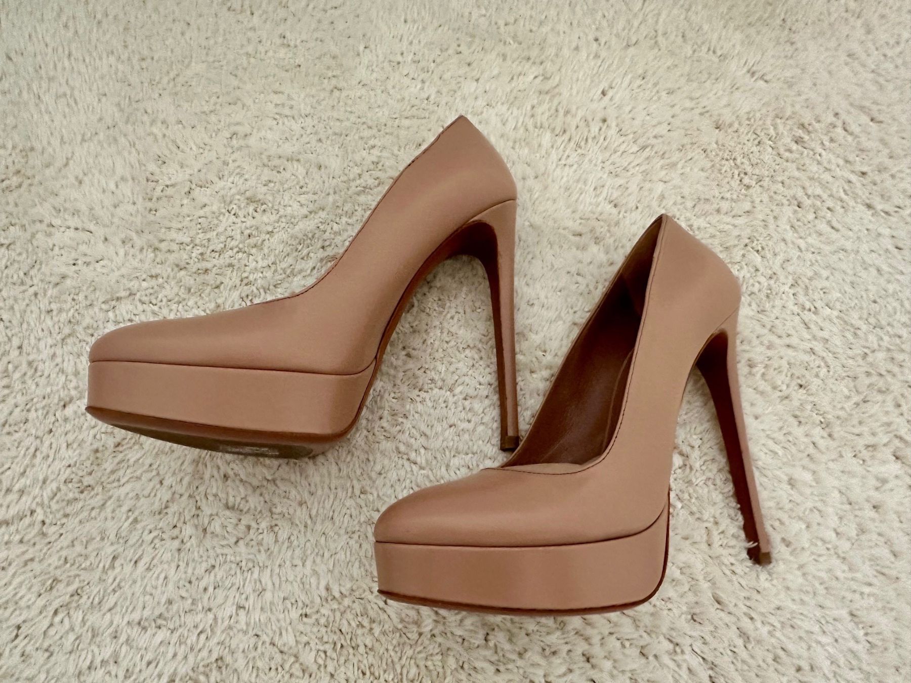 Alaia Scarpe da donna: Alaia pumps – Nuovo (secondo la descrizione) da Dallenwil venduto da ZD2019