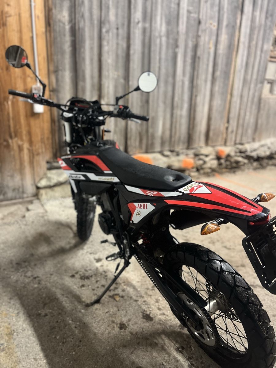 Spannende Beta Rr 125 Lc Sitzhohe Bild