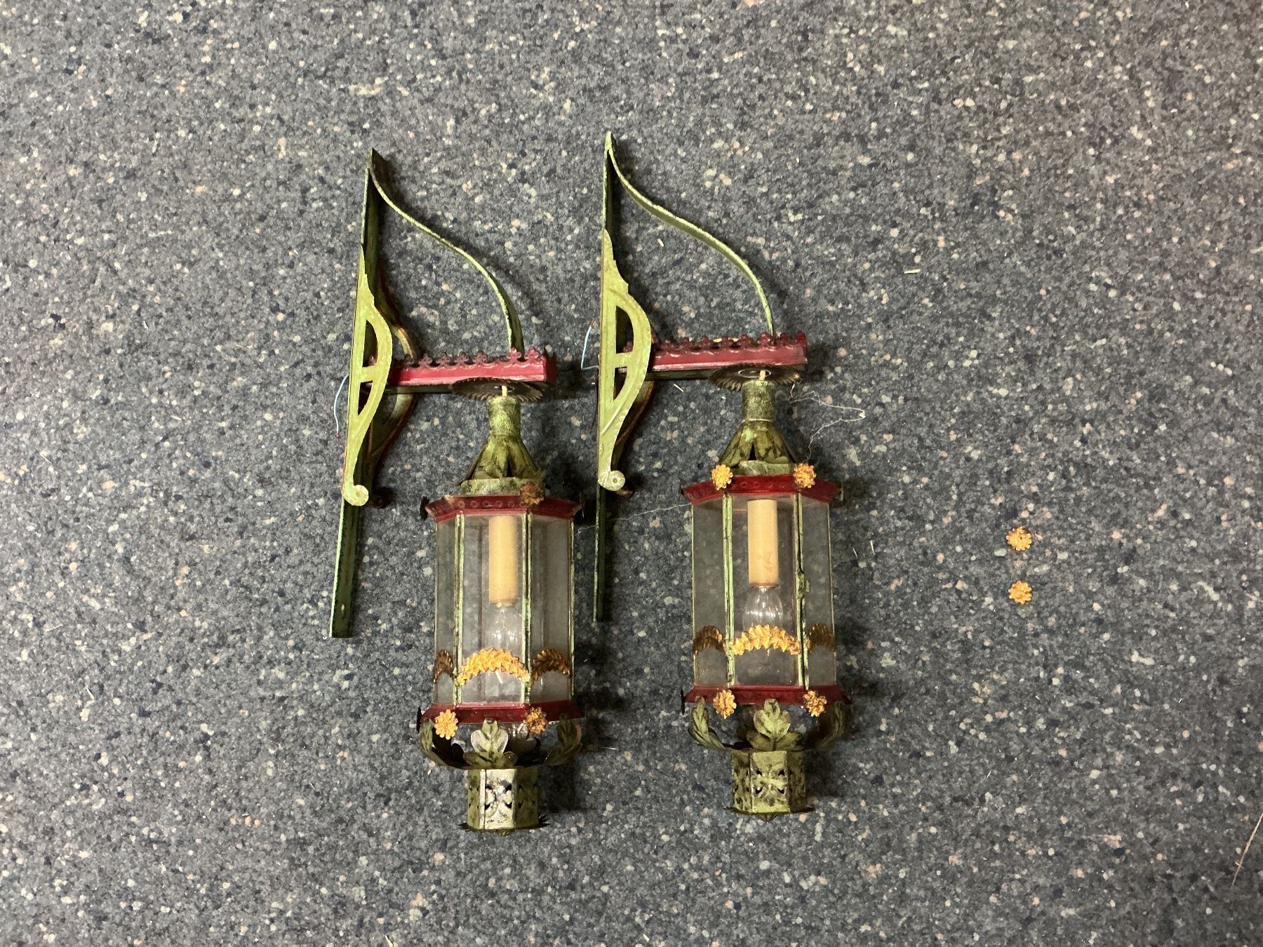 Lampen: 2 antike Hängeleuchten – Gebraucht aus Bern von vielerart