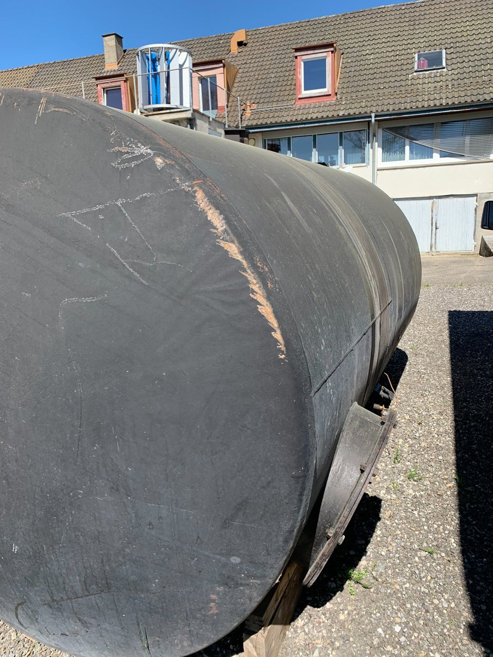 Chauffage: Oeltank 10 000 Liter – D'occasion à Schleitheim par moto-lokilok58 2
