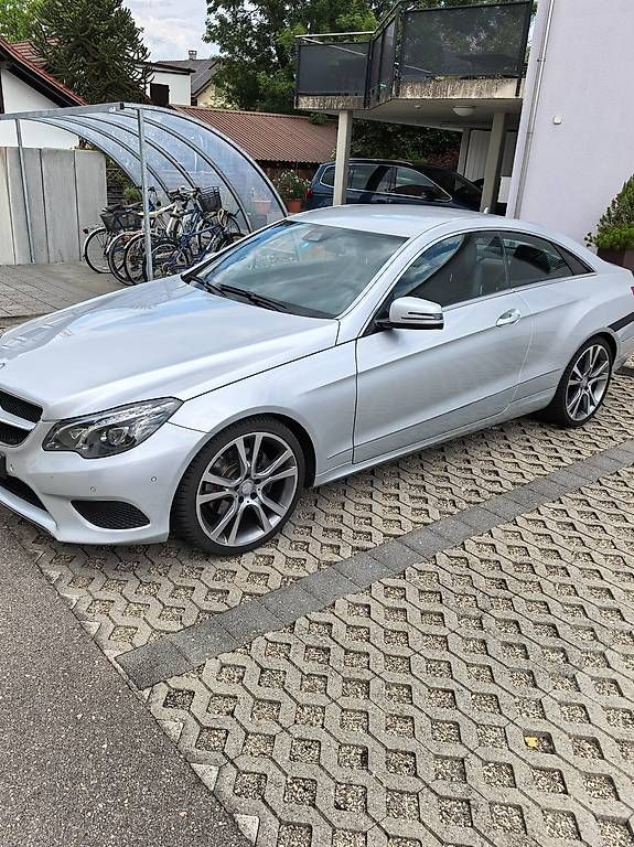 Mercedes-Benz Automobili: Mercedes E350 Coupe 4matic silber – Usato da Recherswil venduto da Jovano 2