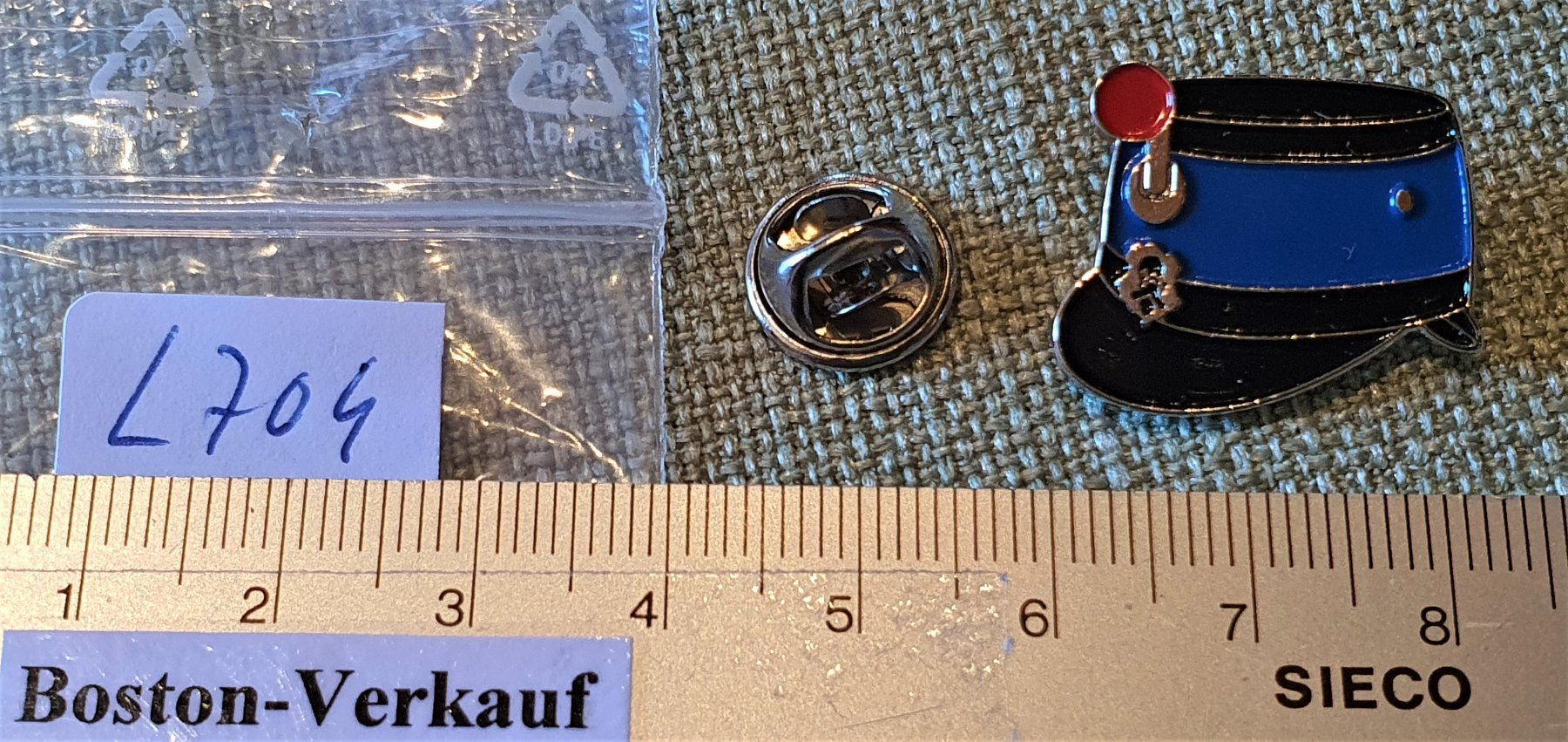 Placchette & Badge: L704 - Pin Basler Polizei Hut – Usato da Reinach BL venduto da Boston-Verkauf 1
