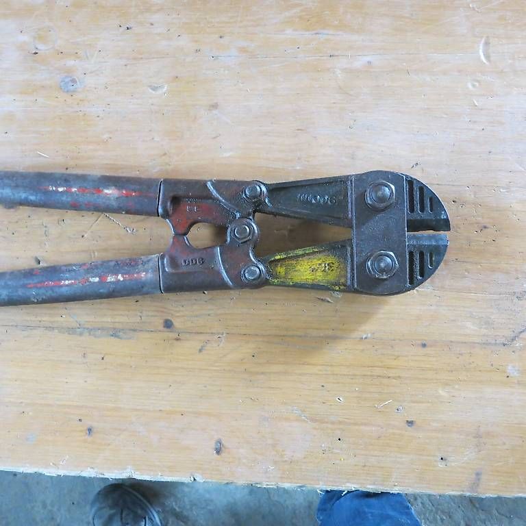 Alle Werkzeuge: Bolzenschneider 900 – Gebraucht aus Schwarzenburg von MX-500 2