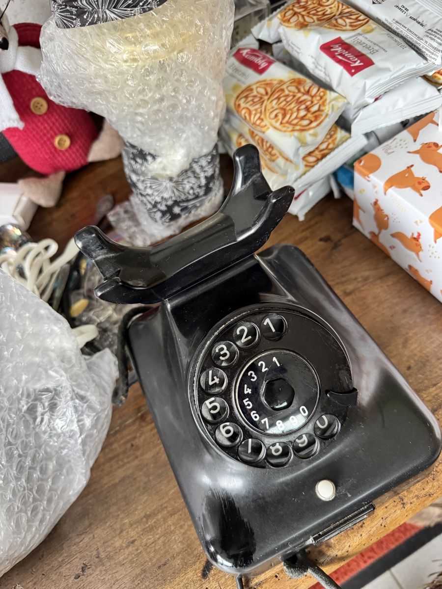 Telefoni: Antikes Telefon mit wählscheibe schwarz W 48 bakelit  – Usato da Gipf-Oberfrick venduto da Iberico 1