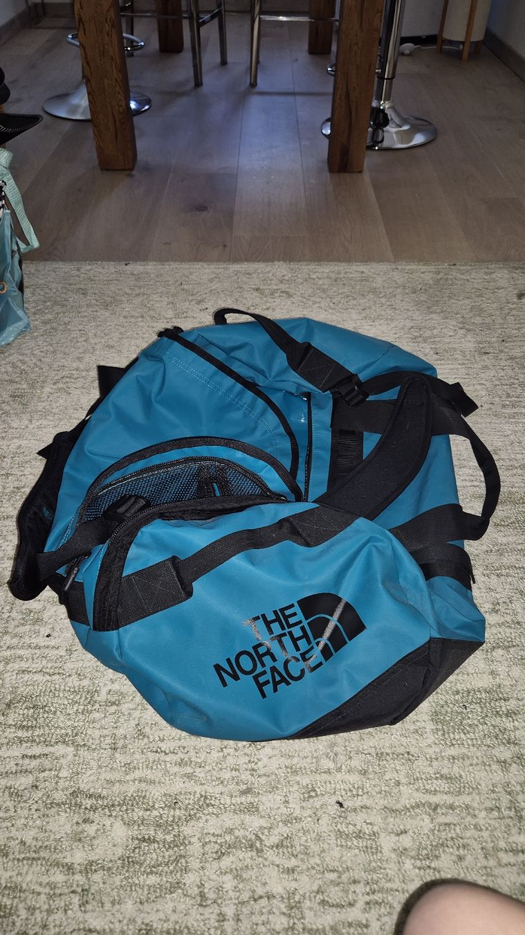 North Face Borse: The North Face Base Camp Duffle M 71l Petrol – Usato da Watt venduto da sarahZH1995 1
