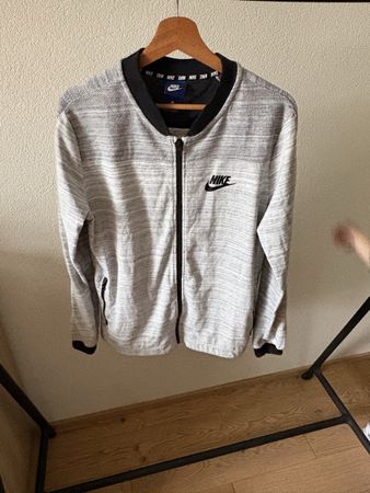 Veste Nike zippée grise – Taille M  À vendre veste 