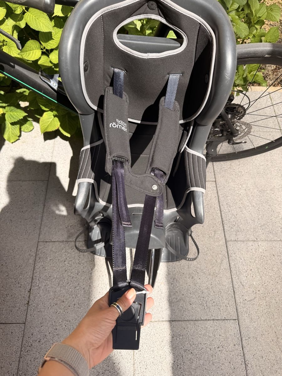 Britax Römer Seggiolini per auto: Britax Römer child bike seat – Usato da Birmensdorf ZH venduto da IrynaR 1