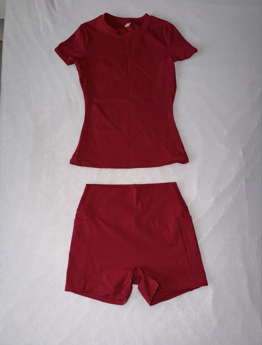 Shein Lotti di vestiti: Sportset zweiteiler rot – Nuovo (secondo la descrizione) da Oftringen venduto da soraia.i