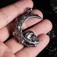 Retro Domineering Big Moon Looking Up Skull Pendant