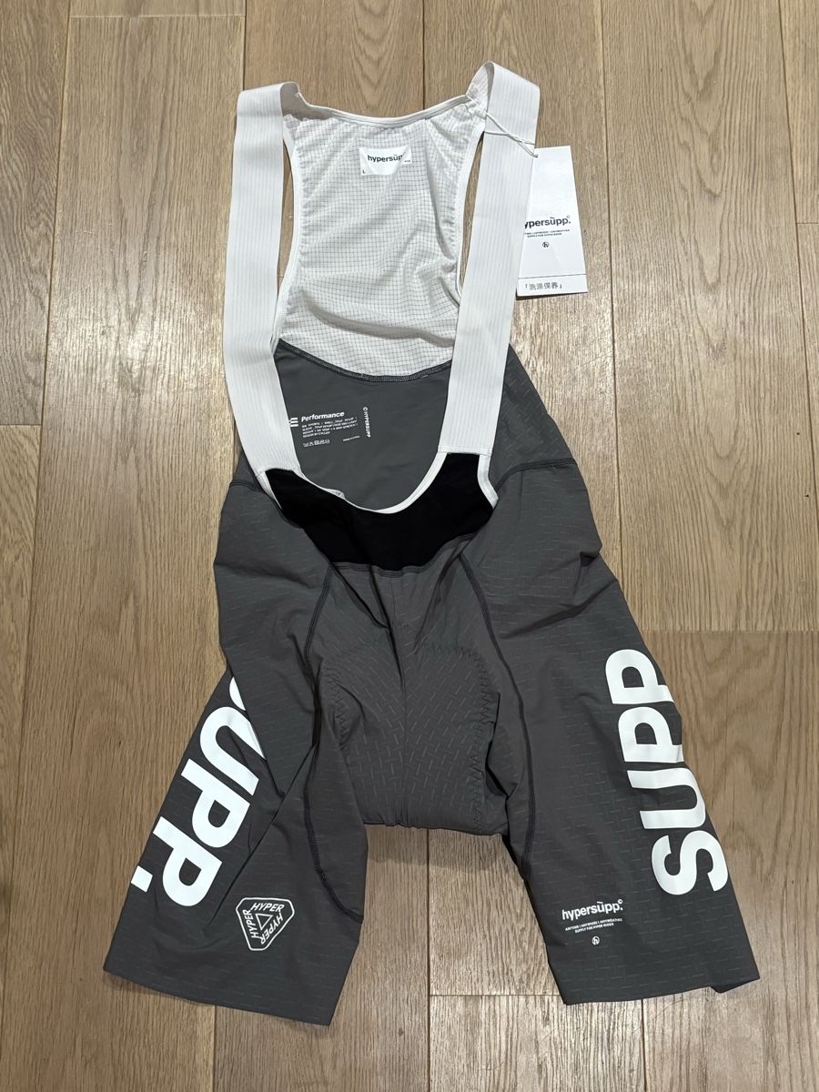 Pantaloni: Hypersubb Bib Shorts grau Gr. L – Nuovo (secondo la descrizione) da Zumikon venduto da djoker03