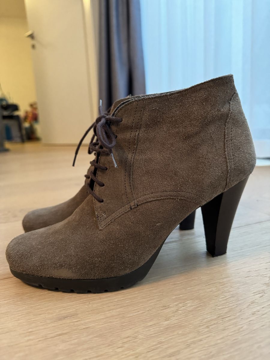 Scarpe da donna: Stylish Mirelli Suede Ankle Boots sz 39 – Usato da Vesenaz venduto da nat_mq8l