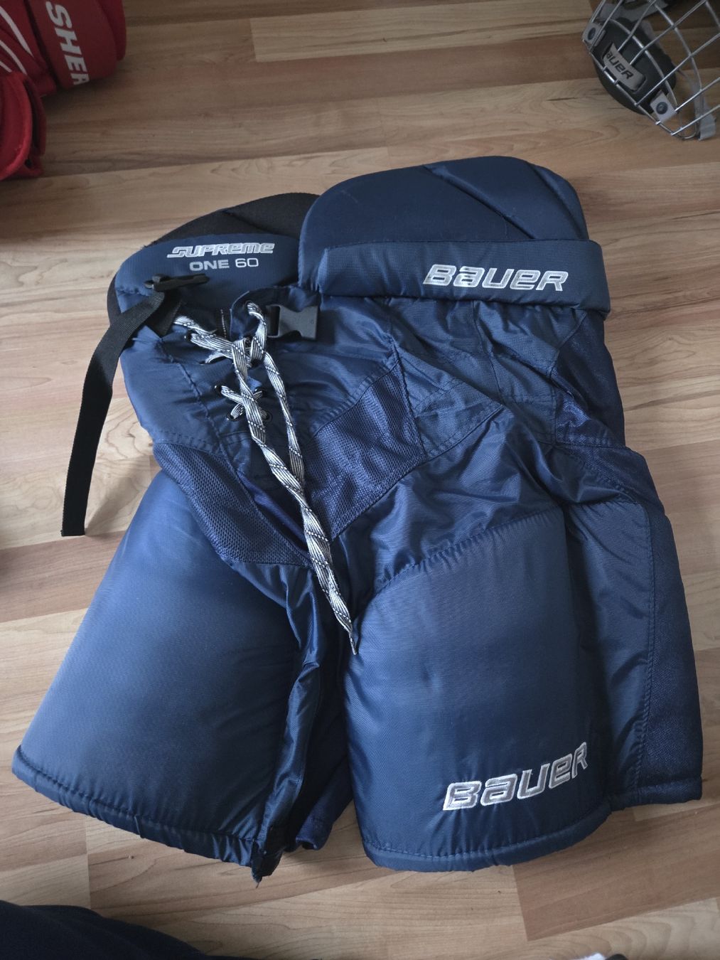 Bauer Protezioni & Imbottiture: Bauer Eishockey Ausrüstung – Usato da Kirchberg BE venduto da ver_7th_k 5
