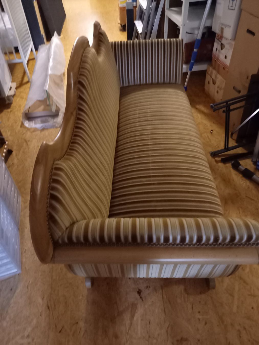 Divani: Antikes Sofa, gute Machart – Usato da Biglen venduto da BrockenhausGruenspan 1