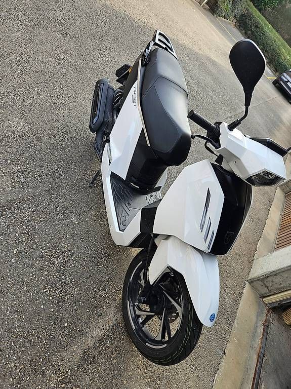 Peugeot Scooters: Scooter tweet 125 blanc – Gebraucht aus Gland von ced_s86m 1