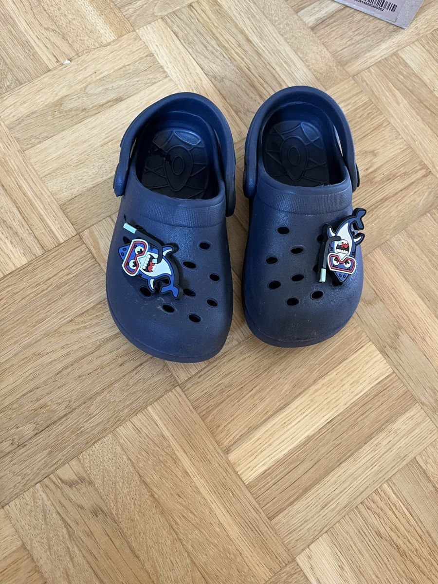 Chaussures garçon: Kinder flip flop sandalen. 22 – D'occasion à Zürich par til_smy2