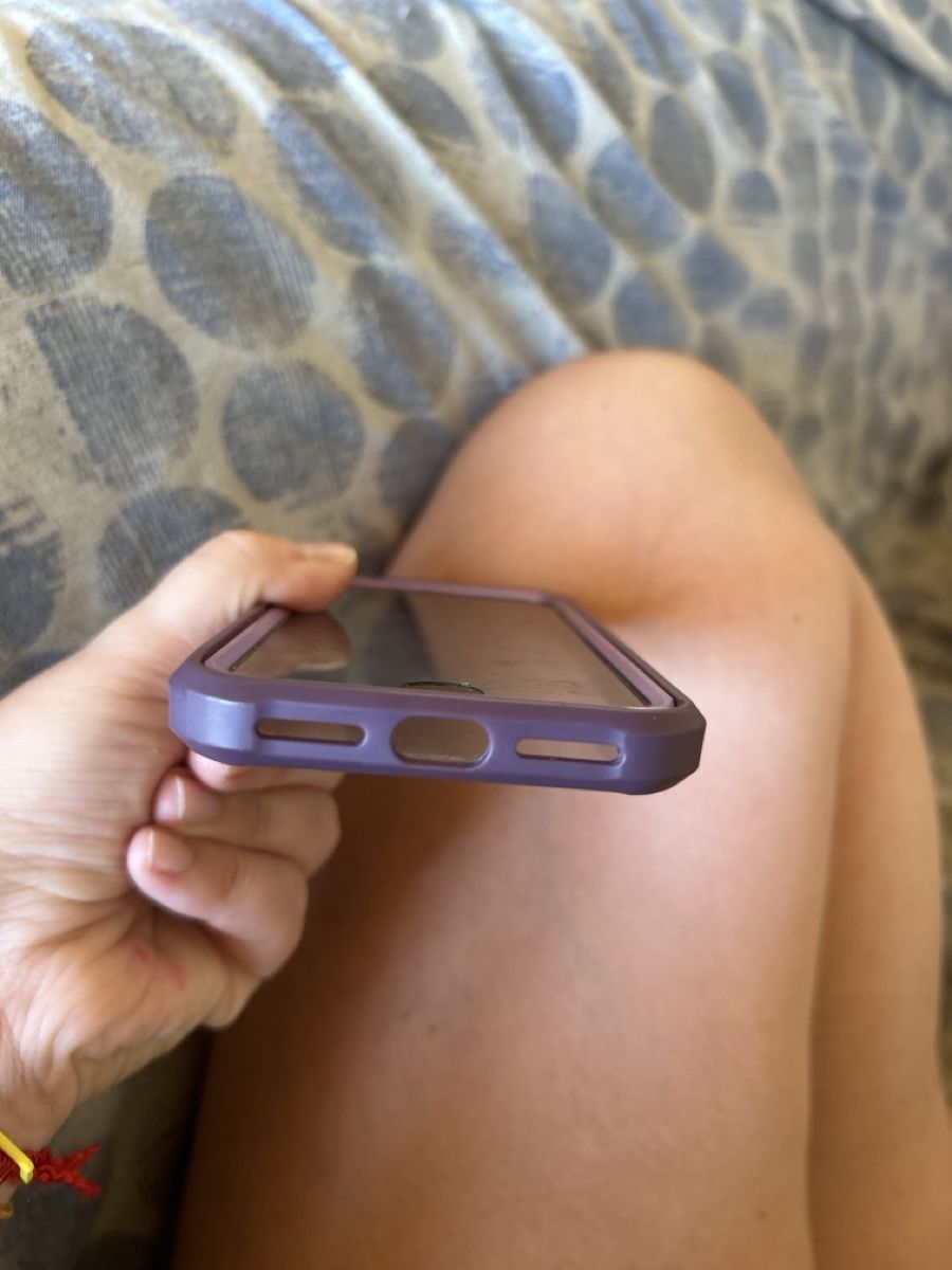 Cover & Protezioni schermo: Cover iPhone 8 Plus viola con protezione schermo nero  – Usato da Bodio TI venduto da mel_6pmm 5